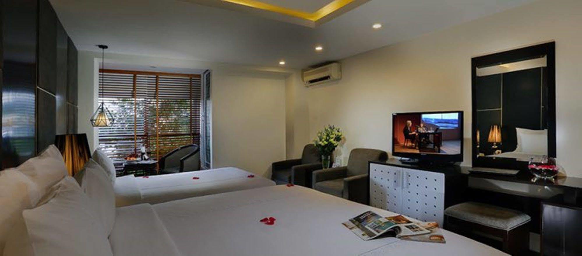 La Sante Hotel & Spa Hanoi Exterior photo